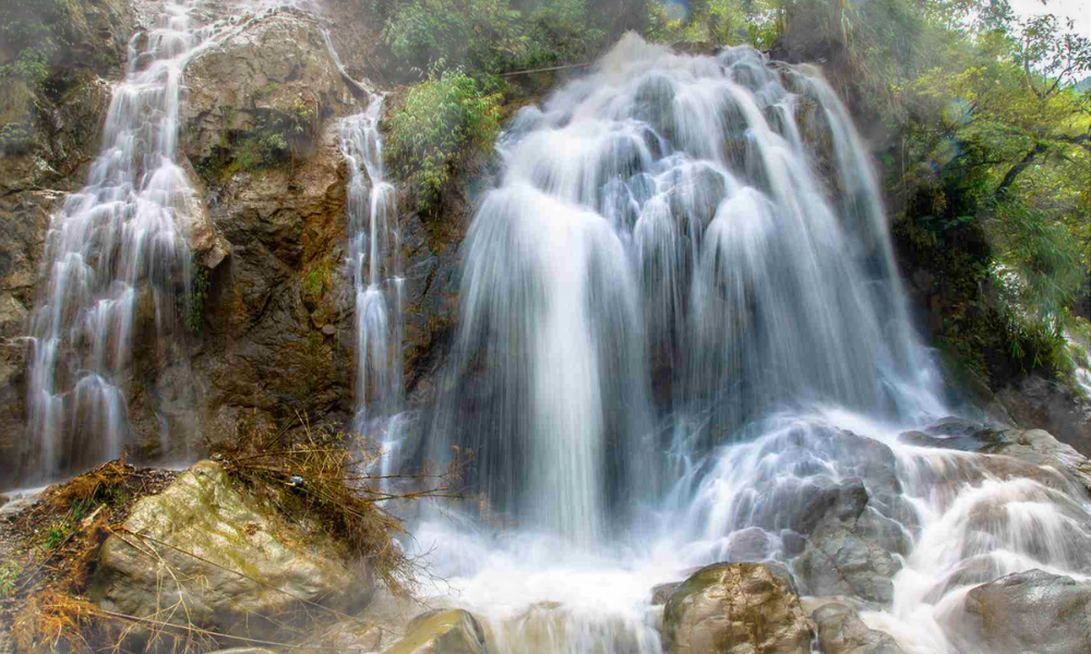 Tran Waterfall (Khuon Lung)