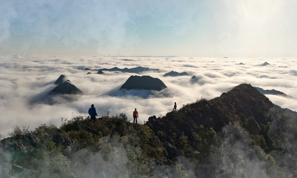Ha Giang Cloud Hunting - 6 Best Places Above the Clouds 4 Selecting the Right Tour for Your Highland Adventure