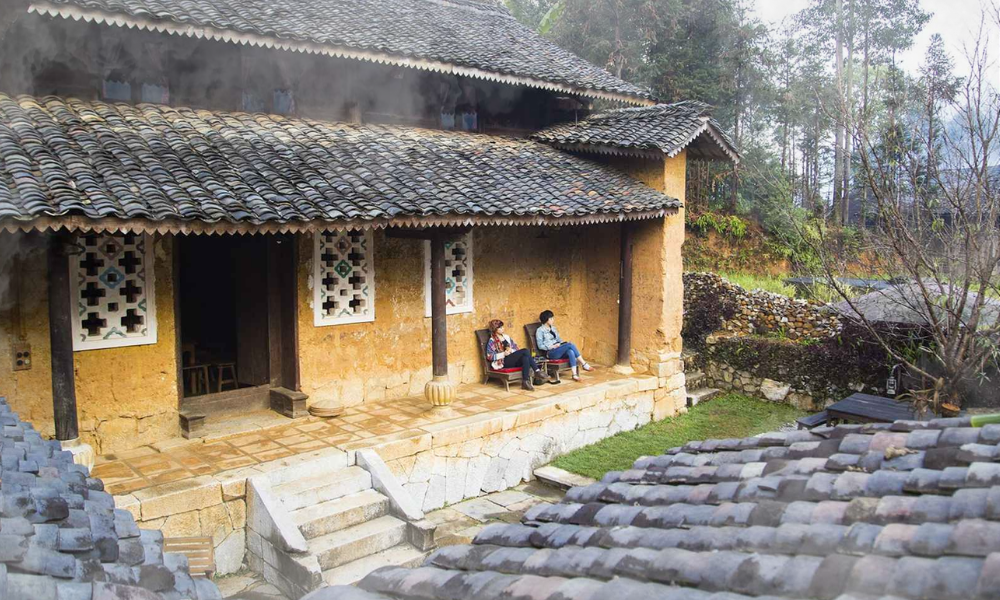 Unlike conventional hotels, a premier Ha Giang homestay allows you to sleep within living history