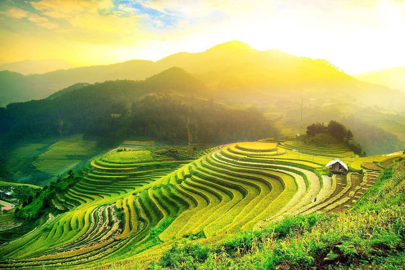 By following these practical Ha Giang Loop safety tips, you can focus entirely on enjoying the scenery