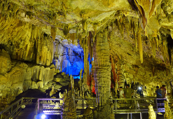 Lung Khuy Cave Hiking Tour: Route, Price & Tips (2026) 3 Insider Tips for the Best Lung Khuy Cave Hiking Tour
