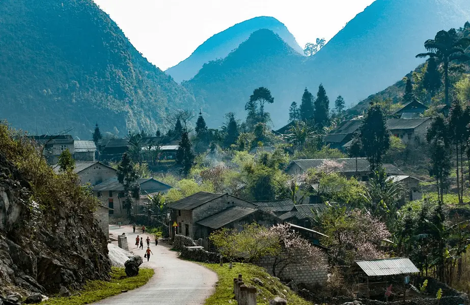 The Peaceful Beauty of Sung La Valley